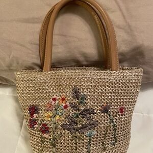 Cherokee Wildflower Floral Embroidered Straw Rattan Purse/Pocketbook